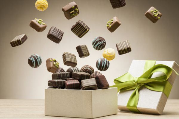 Offrir une boîte de chocolats
